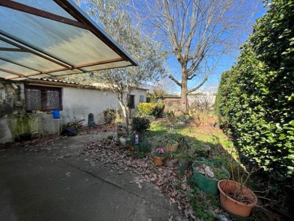 TALENCE  CHARMANTE MAISON A RENOVER SUR PARCELLE D'ENVIRON 479 M2  // 10  MINUTES PLACE NANSOUTY