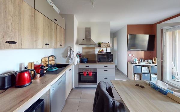 Appartement à louer    2 pièces •  Vaulx-en-Velin