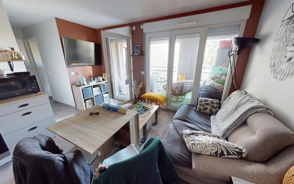 Appartement à louer    2 pièces •  Vaulx-en-Velin