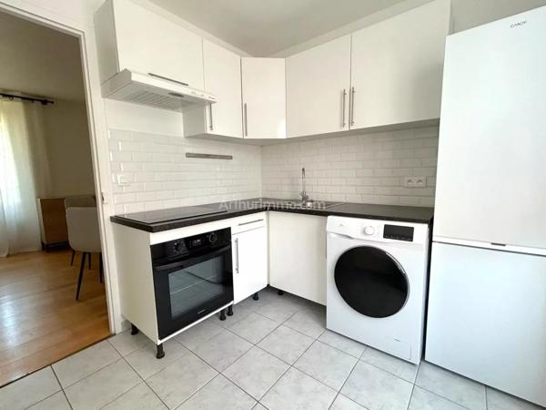 Location                                                      Appartement
                        
                     2 pièces                      39 m2                     à Clamart