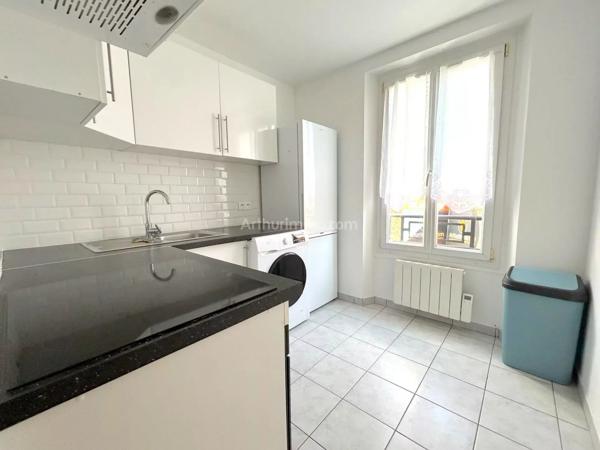Location                                                      Appartement
                        
                     2 pièces                      39 m2                     à Clamart
