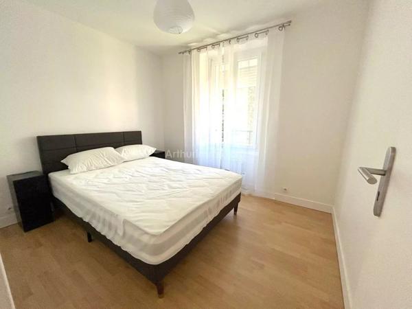 Location                                                      Appartement
                        
                     2 pièces                      39 m2                     à Clamart
