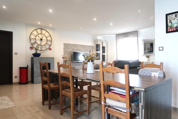 FAMECK, MAISON INDIVIDUELLE DE PLAIN PIED AVEC 3 CHAMBRES, ADAPTEE A TOUS, AUCUN TRAVAUX, UN GARAGE, UN JARDIN SANS VIS A VIS, UNE GRANDE TERRASSE AVEC SA PERGOLA