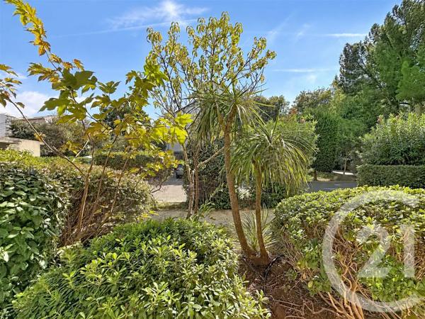 Appartement T3 à vendre  3 pièces - 59,85 m 2   MARSEILLE  - 13008