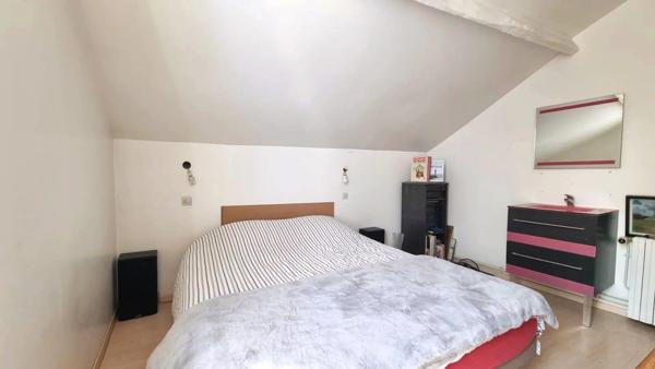 Vente                                                      Maison
                        
                     6 pièces                      131 m2                     à Beynes