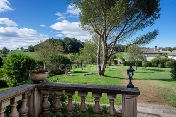 Superbe Maison Bourgeoise avec Vue Panoramique sur Maurs