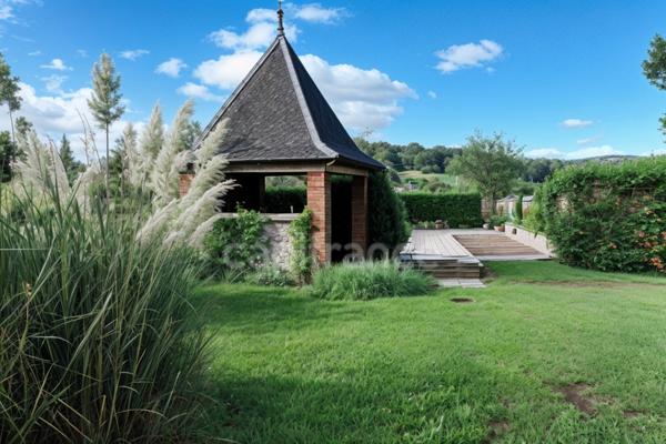 Superbe Maison Bourgeoise avec Vue Panoramique sur Maurs