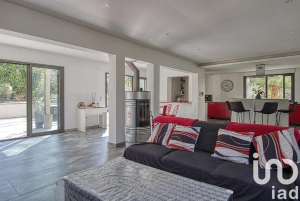 Maison d’architecte 7 pièces de 183 m² à Chessy (77700)