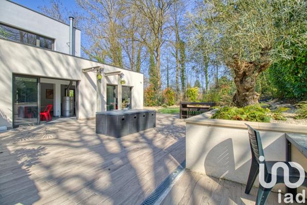 Maison d’architecte 7 pièces de 183 m² à Chessy (77700)
