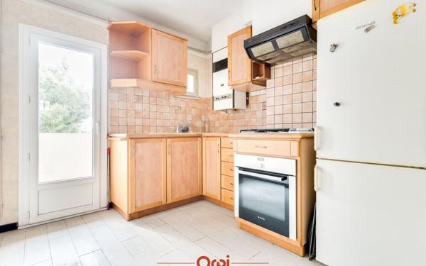 Appartement à vendre    3 pièces • 66,65 m2 Marseille 14