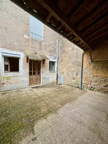 Maison à vendre    5 pièces •  Montmorillon