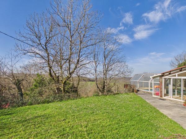 Charmante propriété à la campagne avec piscine entre Albi et Réalmont