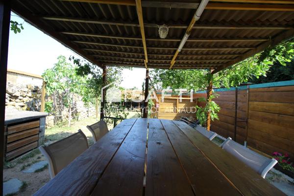 Un havre de paix alliant charme de l’ancien, confort moderne et vie au calme, à prix abordable.