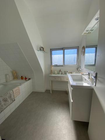 Plougonvelin/LE TREZ-HIR- Vue Mer-A 4 mm des plages-Maison de Type 6- Plougonvelin