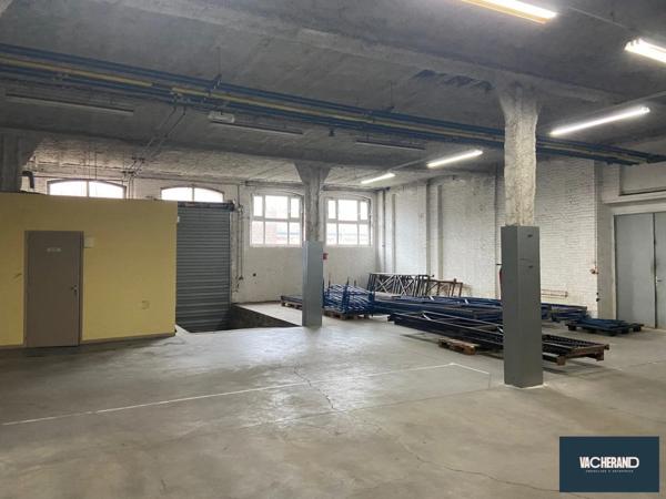 ENSEMBLE IMMOBILIER (BUREAUX + ENTREPÔTS ) - 750 m²