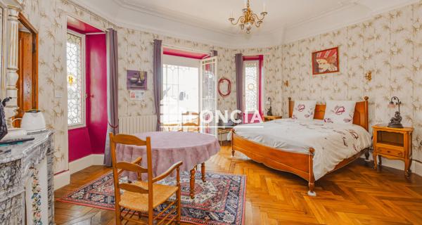 À vendre Maison 14 pièces 360 m² - Château-gontier-sur-mayenne 53200
