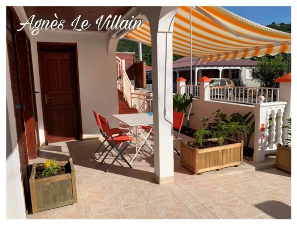 Maison composée de 5 logements à 100 m de la plage