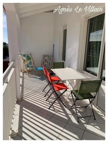 Maison composée de 5 logements à 100 m de la plage