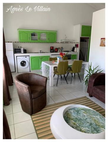 Maison composée de 5 logements à 100 m de la plage