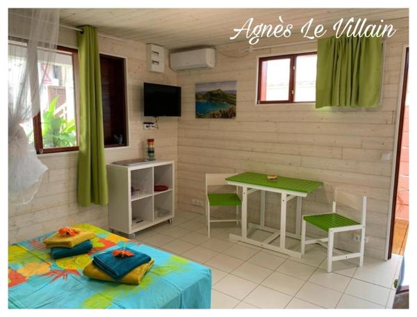 Maison composée de 5 logements à 100 m de la plage