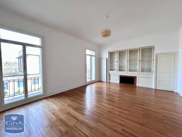 Appartement à louer 4 pièces 125.7m²
