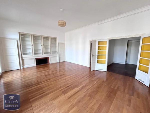 Appartement à louer 4 pièces 125.7m²