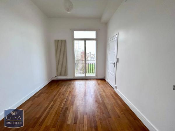Appartement à louer 4 pièces 125.7m²