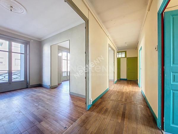 Nantes Cité des Congrès - En Vente ! Charme de l'ancien pour cet appartement de 3 chambres.