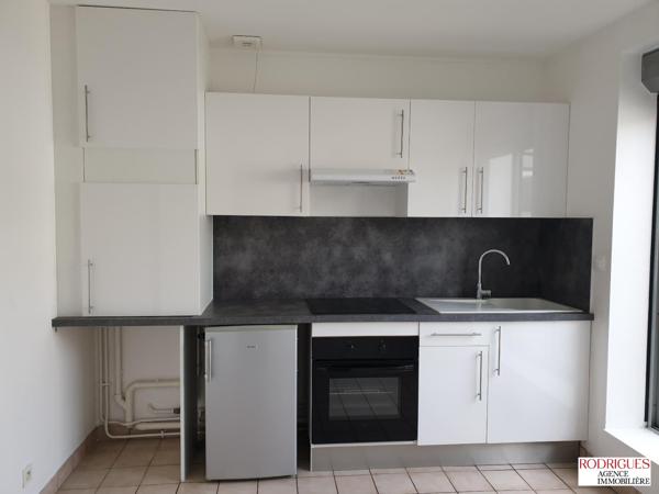 Appartement à louer, 2 pièces - POITIERS 86000