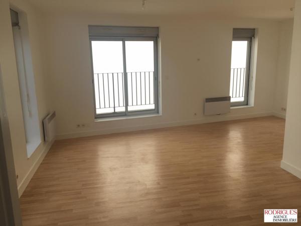Appartement à louer, 2 pièces - POITIERS 86000