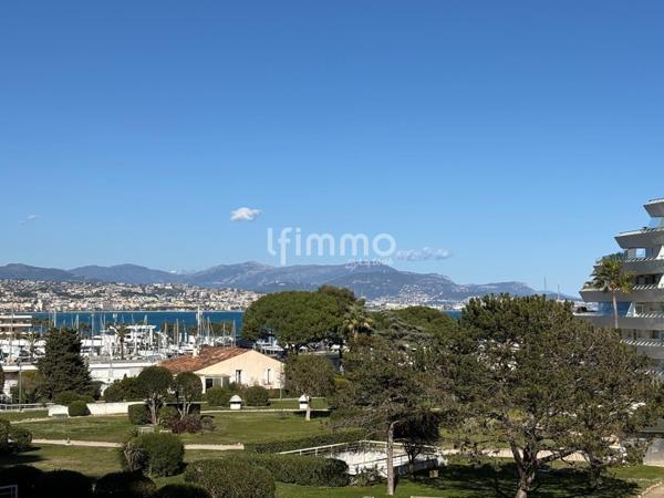 Marina Baie des Anges – Superbe 2P rénové avec vue