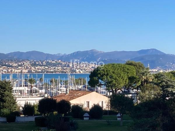 Marina Baie des Anges – Superbe 2P rénové avec vue