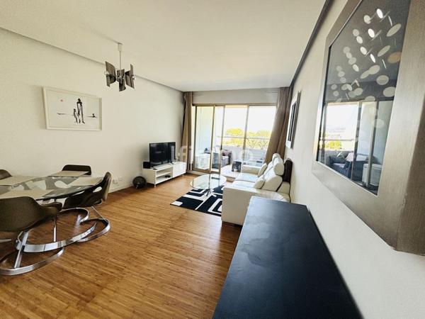 Marina Baie des Anges – Superbe 2P rénové avec vue