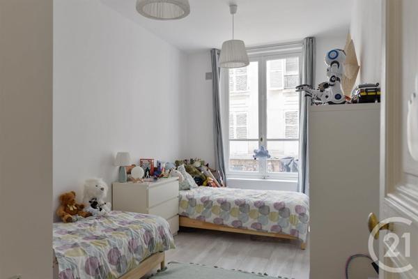 Appartement F5 à vendre  5 pièces - 155,96 m2 PARIS - 75008