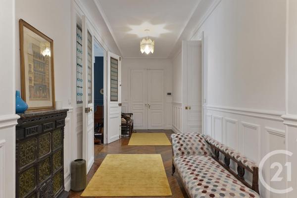 Appartement F5 à vendre  5 pièces - 155,96 m2 PARIS - 75008
