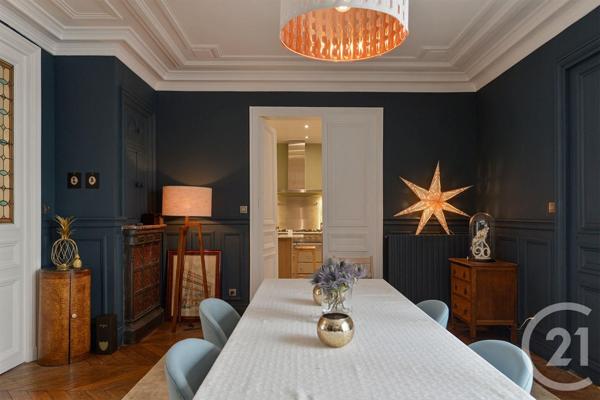 Appartement F5 à vendre  5 pièces - 155,96 m2 PARIS - 75008
