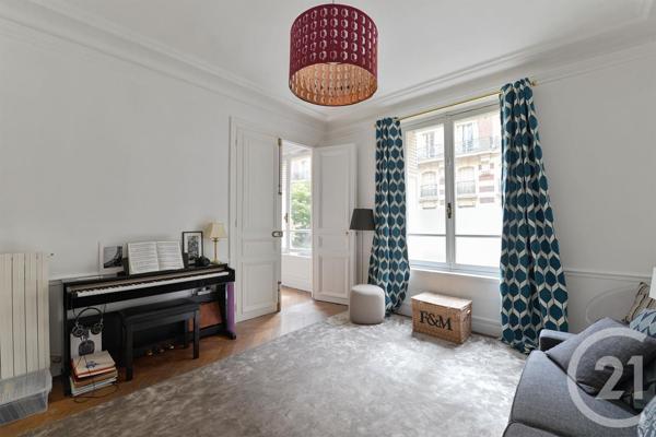 Appartement F5 à vendre  5 pièces - 155,96 m2 PARIS - 75008