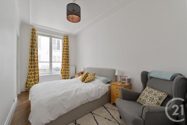 Appartement F5 à vendre  5 pièces - 155,96 m2 PARIS - 75008