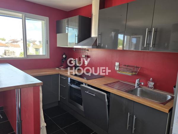PAU (64000) Centre ville Appartement T2 bis de 47 m² avec chambre, bureau et cave. Vendu meublé !