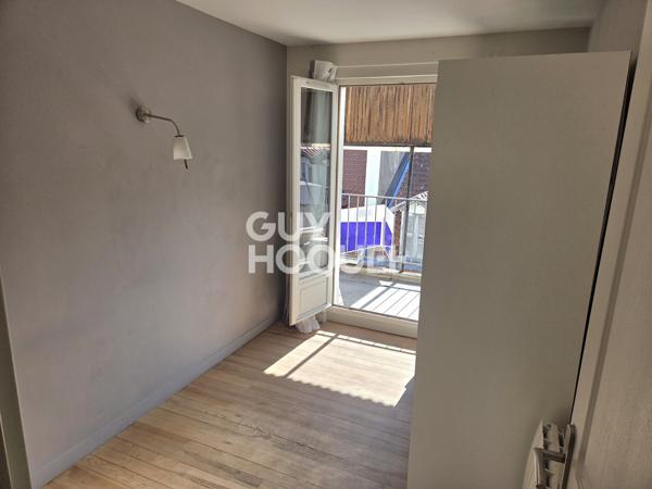 PAU (64000) Centre ville Appartement T2 bis de 47 m² avec chambre, bureau et cave. Vendu meublé !