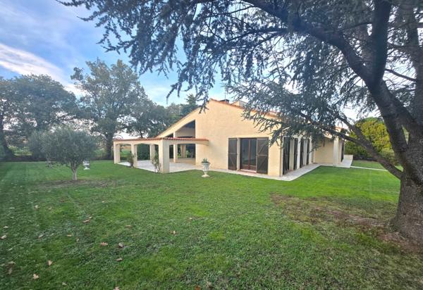 TRES BELLE MAISON CONTEMPORAINE DE PLAIN PIED SUR SOUS-SOL COMPLET