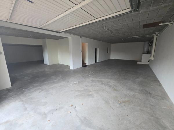 TRES BELLE MAISON CONTEMPORAINE DE PLAIN PIED SUR SOUS-SOL COMPLET