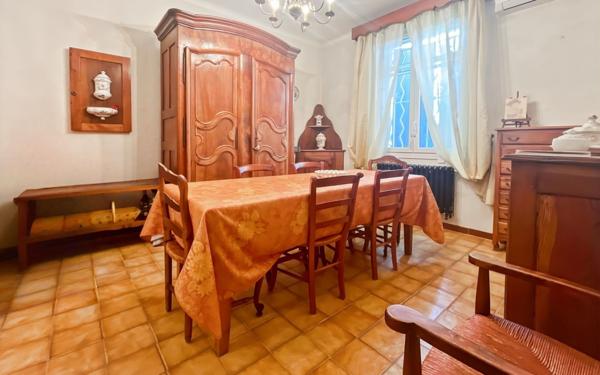 Maison à vendre    6 pièces • 125,50 m2 Châteauneuf-les-Martigues