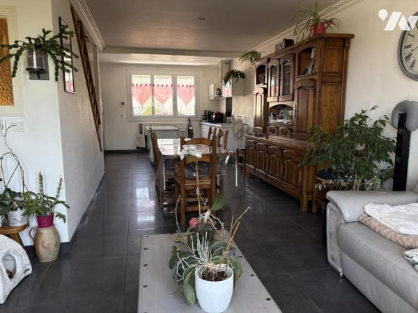 MAISON D'HABITATION AVEC POSSIBLITÉ PARTIE COMMERCIALE OU INVESTISSEMENT LOCATIF