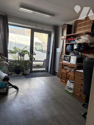 MAISON D'HABITATION AVEC POSSIBLITÉ PARTIE COMMERCIALE OU INVESTISSEMENT LOCATIF
