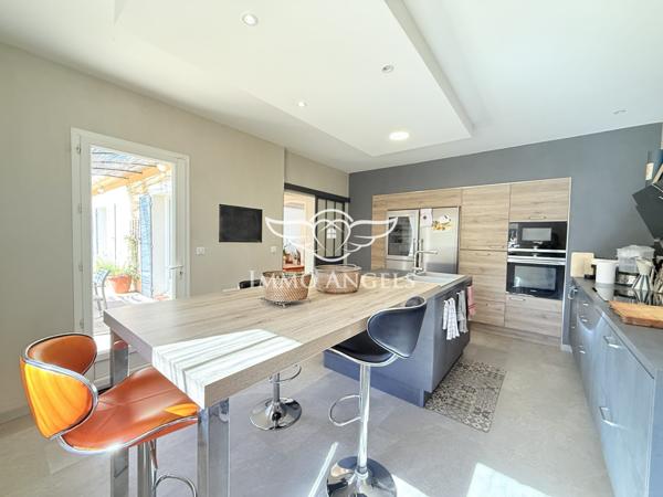 Nîmes Ouest, villa 8 pièces, garage, piscine