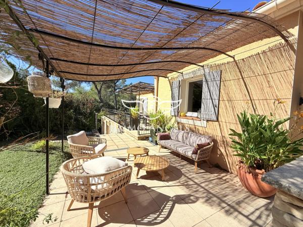 Nîmes Ouest, villa 8 pièces, garage, piscine