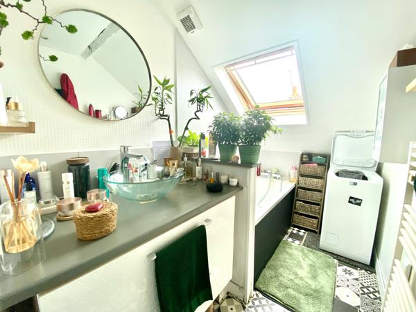 APPARTEMENT T3 atypique en plein centre de POITIERS