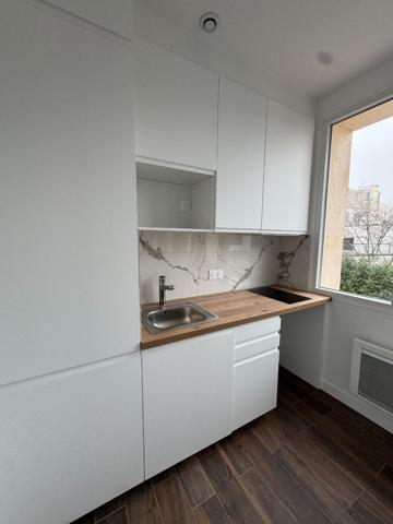STUDIO / 17.15m² / IVRY-SUR-SEINE