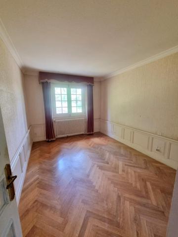 Charmante maison dans secteur résidentiel